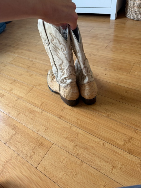 Vintage Genuine Crocodile Western Cowboy Boots Tan Beige Embroidered | Size 7.5